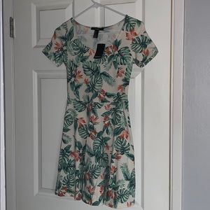 Hawaiian print skater style dress! 🌺